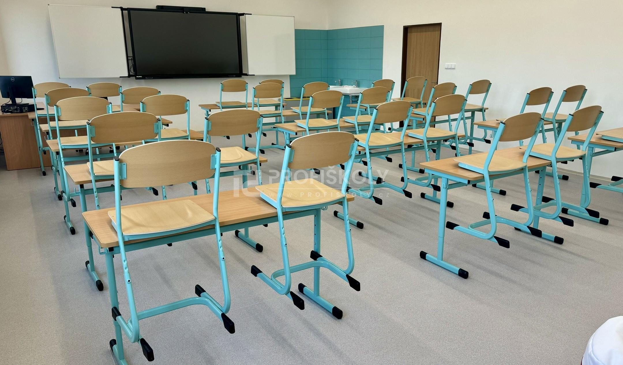 Kvalitní školní nábytek: Šatny, třídy a kabinety v ZŠ Polná