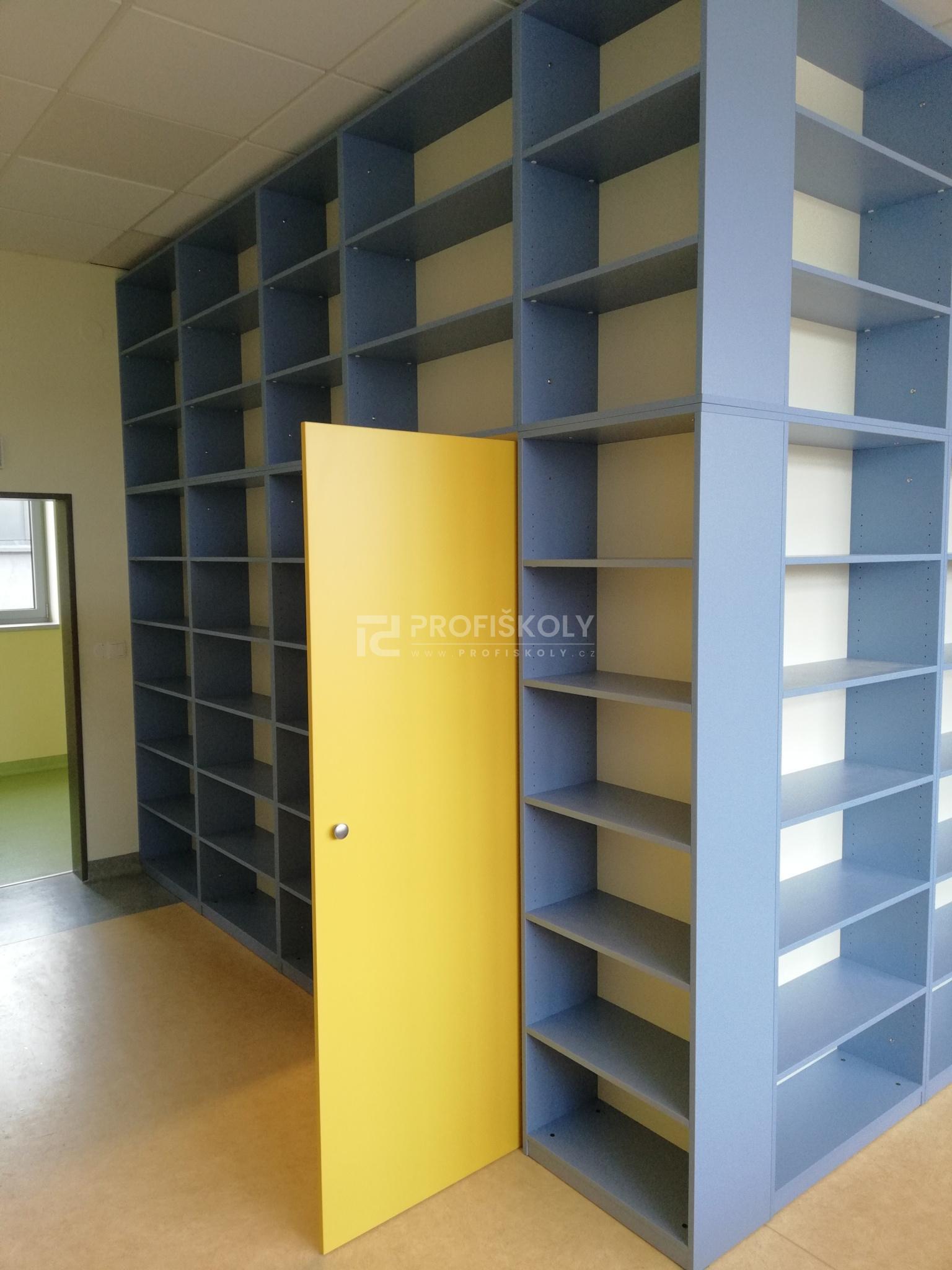 Kancelářský nábytek do školy a relaxační místnost v ZŠ Telč